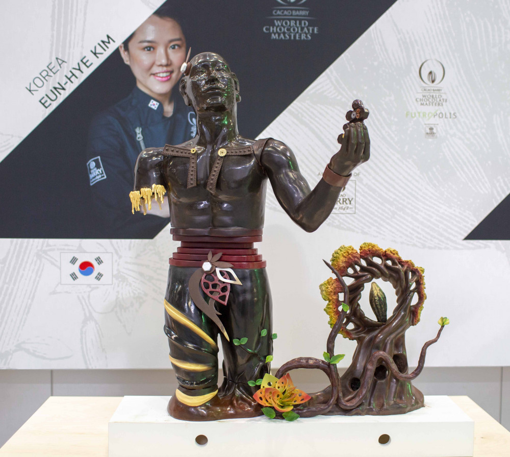 WCM Eun-Hye Kim Showpiece