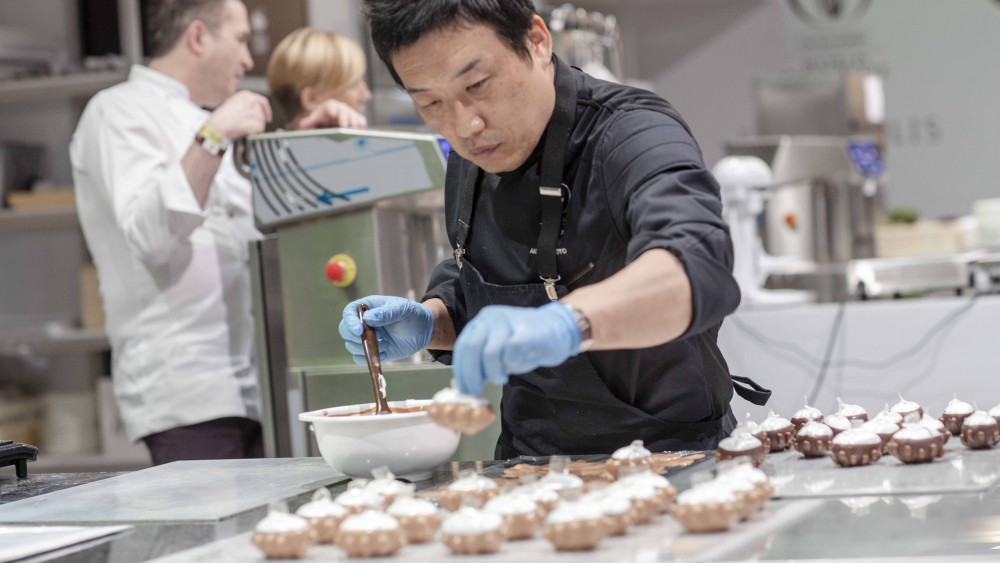 Akihiro Kakimoto creating his Fresh Patisserie of Futropolis