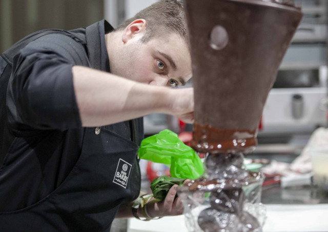 WCM Patrick De Vries Showpiece